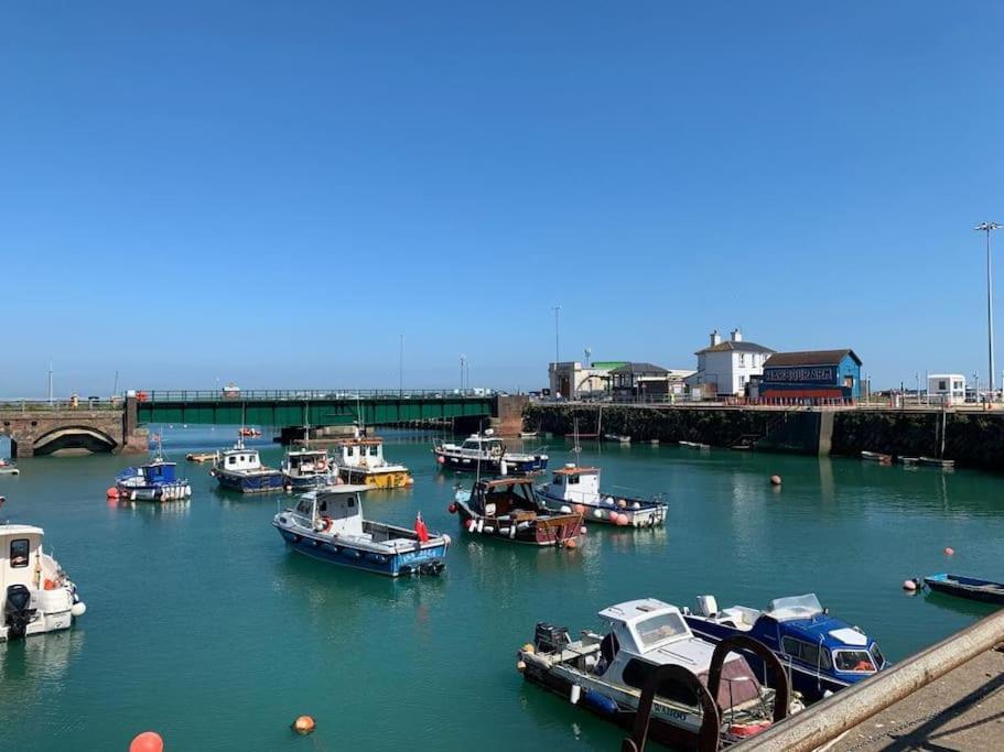 4 Bed Home 3 Mins From Harbour + Sandy Beach Folkestone Kültér fotó