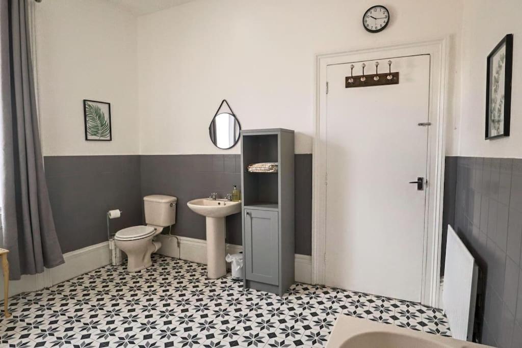 4 Bed Home 3 Mins From Harbour + Sandy Beach Folkestone Kültér fotó