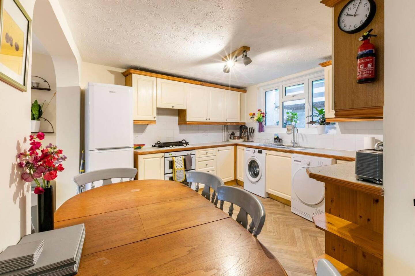 4 Bed Home 3 Mins From Harbour + Sandy Beach Folkestone Kültér fotó
