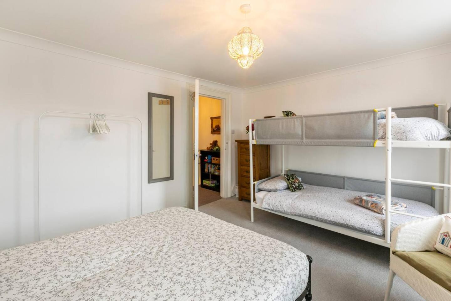 4 Bed Home 3 Mins From Harbour + Sandy Beach Folkestone Kültér fotó